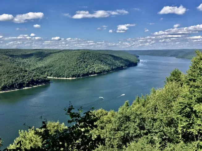 The Allegheny Reservoir as seen from the namesake overlook at the end of the Jake's Rocks Overlook Trail in Allegheny National Forest, Mead Township, Warren County, Pennsylvania, August 2020. (Wikimedia Commons)